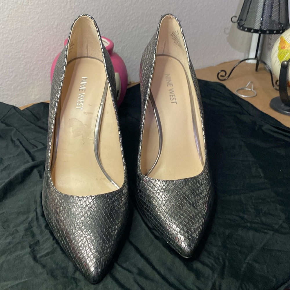 Ladies shoes size 8